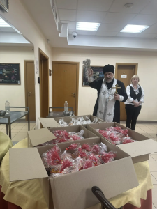 В Великую субботу иерей Храма Николая Мирликийского отец Евгенией провел в пансионате «Никольский парк» 