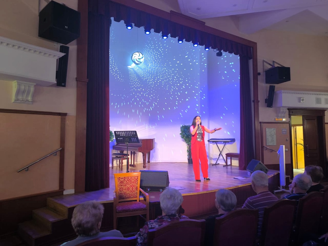 25.11.25г. На сцене пансионата продолжаются встречи и концертные программы. 